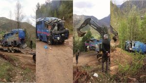 2 asker ve şoförün şehit düştüğü kazada hurdaya dönen araç çekildi