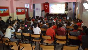 Çocukların okul sineması keyfi devam ediyor