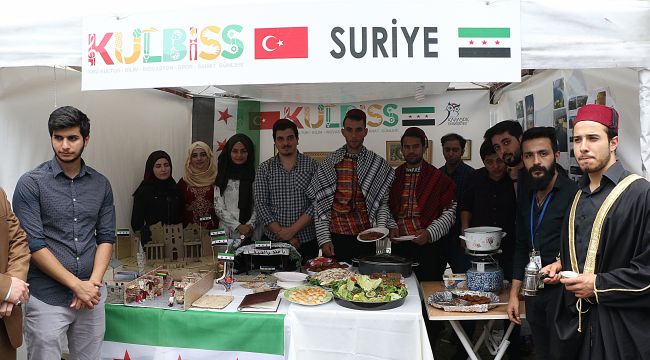 KBÜ'de 55 farklı ülkenin öğrencileri kendi kültürlerini tanıttı