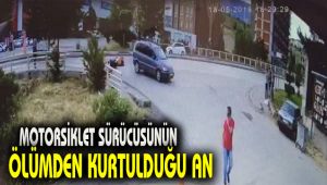 Motosiklet sürücüsü ölümden kıl payı kurtuldu.