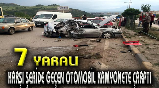 Otomobil kamyonete çarptı: 7 yaralı
