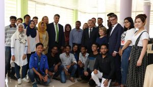 Rektör Polat, uluslararası öğrencilerle görüştü