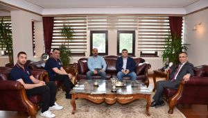 Tekerlekli Sandalye Basketbol takımından Vali Çeber'e ziyaret
