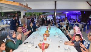 Vali Çeber,vatandaşlarla beraber iftar açtı