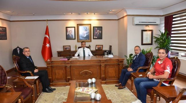 Milli Boksörümüz Elif Güneri Avrupa İkincisi oldu.