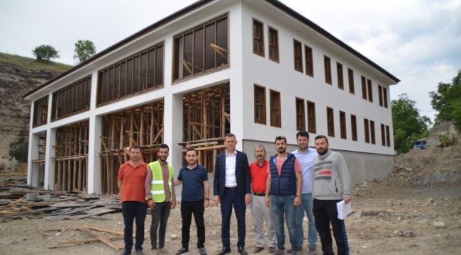 Ürkmezer, itfaiye binasının inşaatını inceledi
