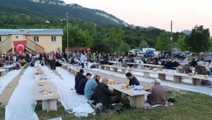 Ürkmezer, orucunu Akkışla Köyü'nde açtı