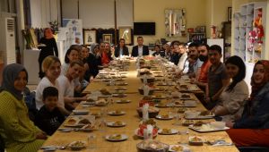Ürkmezer, SAKEM personeli ile iftar yaptı