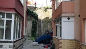 15 metre yükseklikten düşen araçtan sağ çıktı