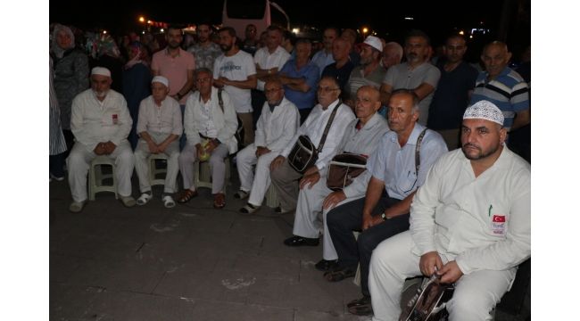 36 kişilik hacı kafilesi dualarla uğurlandı