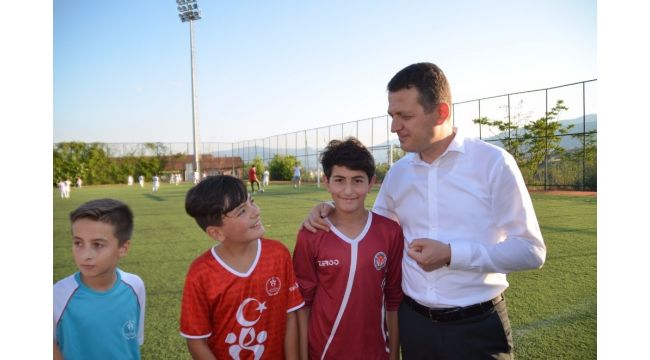 Ürkmezer, yaz spor okulunu ziyaret etti