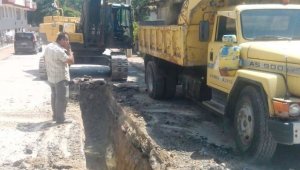 Yağmur suyu hattı çalışmaları devam ediyor