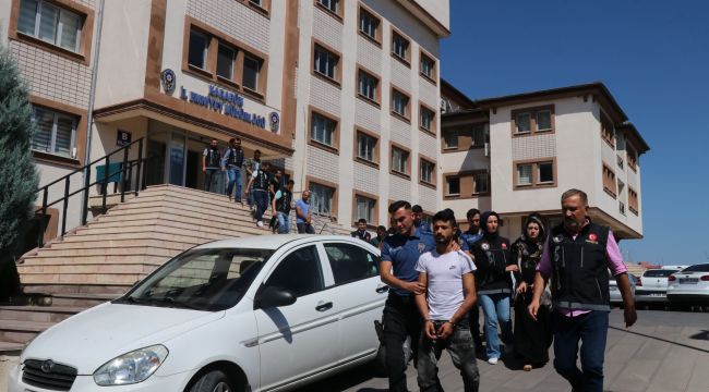 Kaçan otomobilden uyuşturucu ele geçirildi