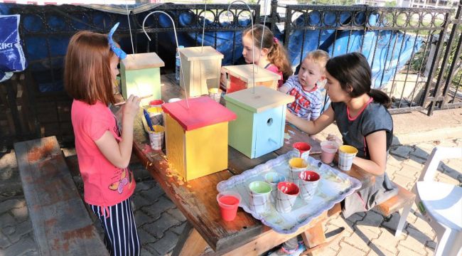 Minik ellerden kuşlara renkli yuvalar