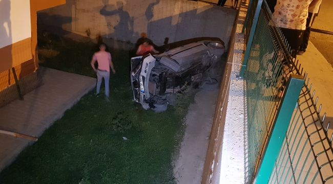 Otomobiliyle apartman bahçesine uçtu, aracını bırakıp kaçtı