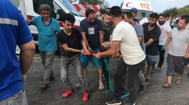 Yolcu midibüsü uçuruma yuvarlandı, çok sayıda yaralı ve ölü var