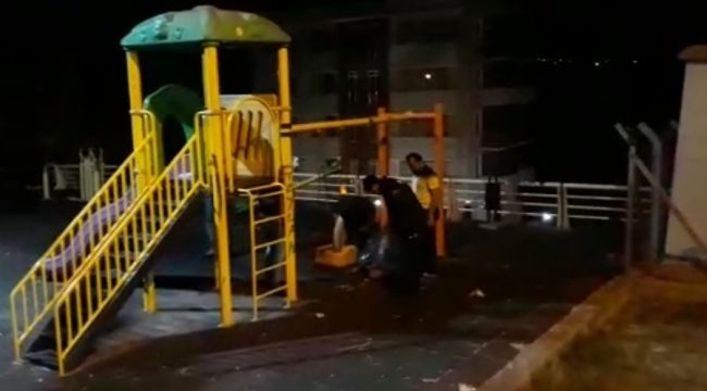 Çocuk parkındaki şüpheli çanta korkuttu