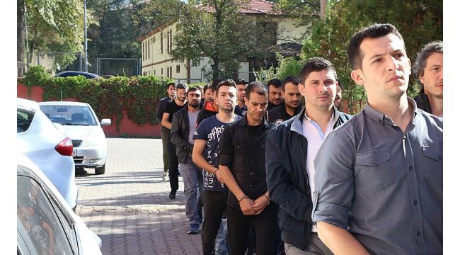 FETÖ şüphelisi 9 askerden 3'ü tutuklandı