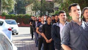 FETÖ şüphelisi 9 askerden 3'ü tutuklandı