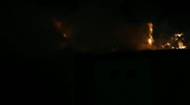 İki katlı evin çatı katında çıkan yangın korkuttu