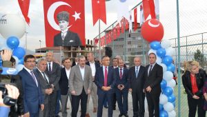 Belediye Evleri Parkı düzenlenen törenle açıldı
