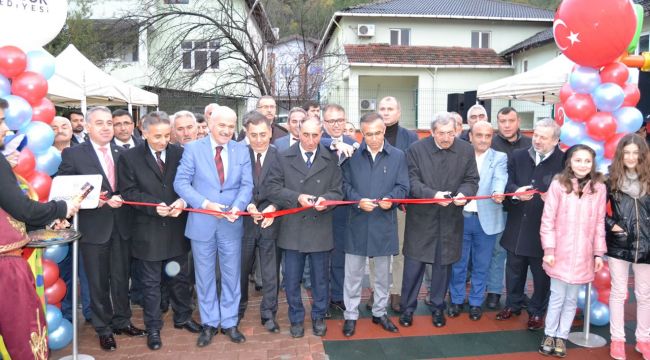 Fatih Mahallesi Vali Kemal Çeber Parkı'nın açılışı yapıldı