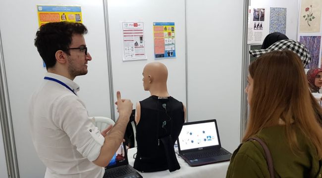 KBÜ Tıp Mühendisliği mezunlarından 'duruş bozukluğu'nu önleyecek buluş