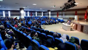 İş adamı Dizdar tecrübelerini öğrencilerle paylaştı