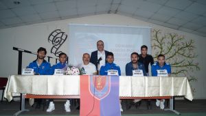 Karabüksporlu oyuncular, liseli öğrencilerle buluştu
