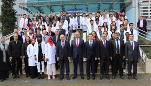 KBÜ Tıp Fakültesi öğrencileri beyaz önlüklerini giydi