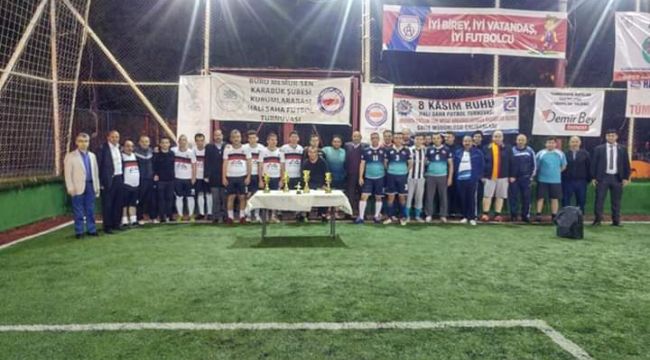 Kurumlar arası halı saha futbol turnuvası yapıldı.