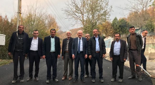 Mehmet Uzun, asfalt çalışmalarını yerinde inceledi
