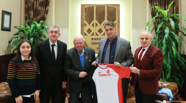 TAF'dan Rektör Polat'a teşekkür belgesi