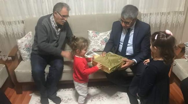 Vali Gürel ilk ziyaretini şehit aileleri ve gazimize yaptı.