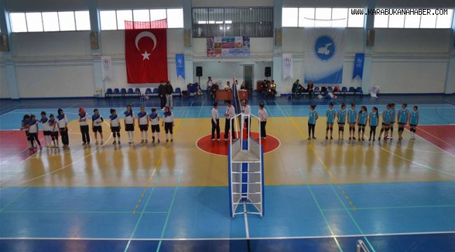 Anadolu Yıldızlar Ligi Voleybol Grup Eleme Müsabakaları Karabük'te Başlıyor