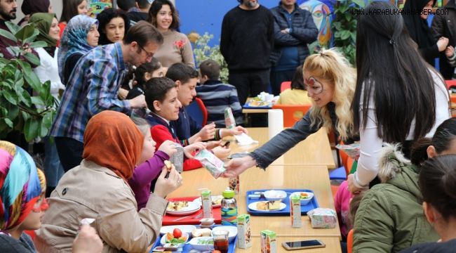 Özel çocuklar '3 Aralık Dünya Engelliler Günü'nde unutulmadı