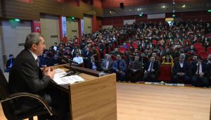 Vergili, üniversiteli öğrencilerle bir araya geldi