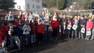 Yenice' de öğrencilere fidan dağıtıldı