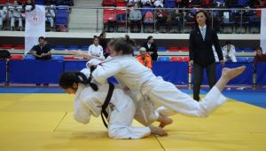 'Okul Sporları Judo Yıldızlar Grup Birinciliği' Karabük'te başladı