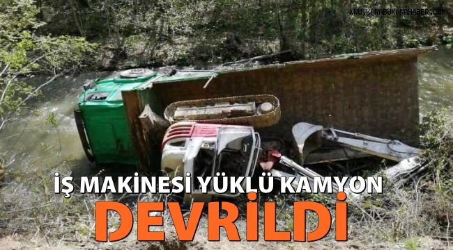 İş makinesi yüklü kamyon devrildi: 2 yaralı