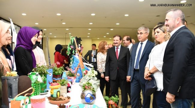 'Karabük Artık Sıfır Atık' konulu sergi ve tiyatro gösterisi düzenlendi