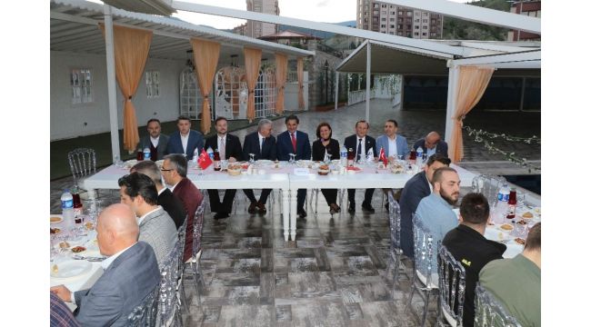 MÜSİAD'dan iftar yemeği