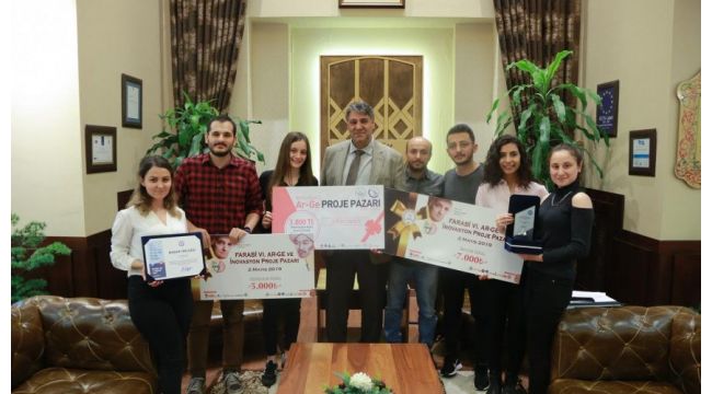 Rektör Polat, ödül kazanan öğrencileri tebrik etti