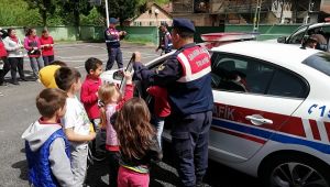 Trafik haftasında jandarmadan öğrencilere trafik eğitimi