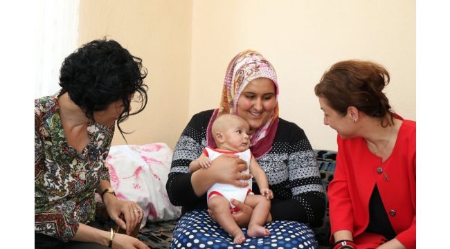 Başkan Köse'den yeni doğan bebeklere ziyaret