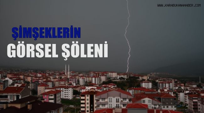 Şimşeklerin gökyüzündeki görsel şöleni