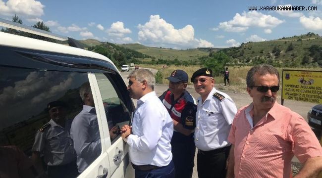 Vali Gürel, uygulama noktalarında sürücülere uyarılarda bulundu