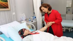 Başkan Köse'den hastalara moral ziyareti