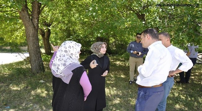 Kaymakam Ürkmezer köylerde vatandaşların dertlerini dinliyor