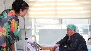 Safranbolu Belediyesi hastalara moral vermeye devam ediyor